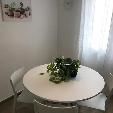 House Di Marco Apartment *